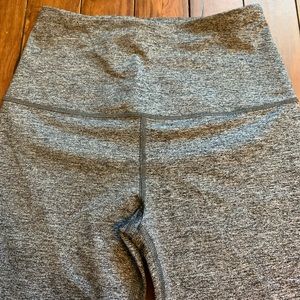 NWOT Victoria’s Secret VSX Crop Knockout Leggings